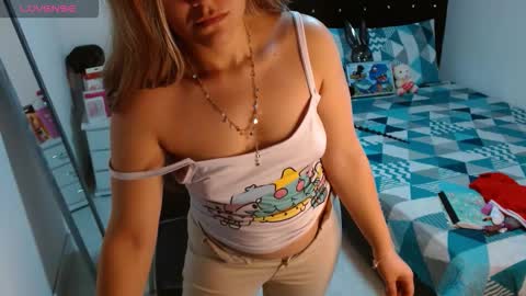 Snapshot of sonialatin69 chatting on 09-13-25, 12:43 sonialatin69 online show from 09-13-25, 12:43