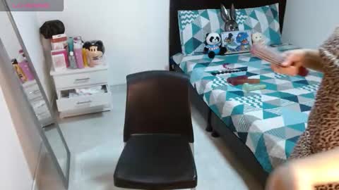 Snapshot of sonialatin69 chatting on 09-15-25, 12:27 sonialatin69 online show from 09-15-25, 12:27