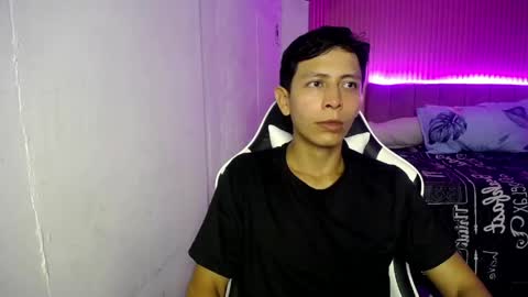 sonic_jess07 online show from 05-01-26, 08:19