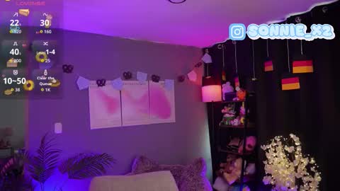 Snapshot of sonnie_mami chatting on 09-29-25, 01:27 Sonnie online show from 09-29-25, 01:27