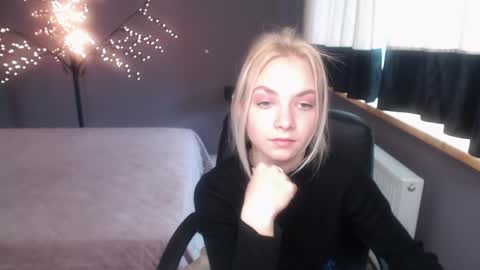 Snapshot of sonnysofia chatting on 04-21-26, 11:49 Sonya online show from 04-21-26, 11:49