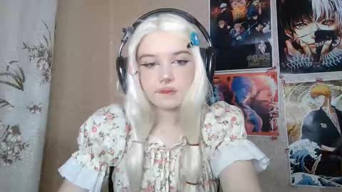 Mila online show from 03-19-26, 05:17