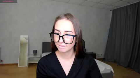 Snapshot of sony_mayy chatting on 10-14-25, 01:50 sony_mayy online show from 10-14-25, 01:50