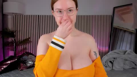 Snapshot of sonya_baby chatting on 03-19-26, 11:36 SONIA online show from 03-19-26, 11:36