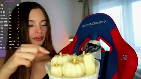 Snapshot of sonyaericsson chatting on 12-09-24, 08:55 Eva 3 online show from 12-09-24, 08:55