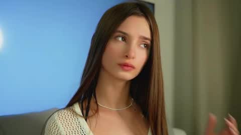 Snapshot of sonyaericsson chatting on 11-18-25, 08:30 Eva 3 online show from 11-18-25, 08:30