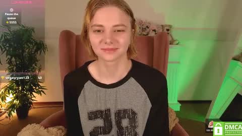 Snapshot of sookonstellita chatting on 04-04-26, 10:51 Litta online show from 04-04-26, 10:51