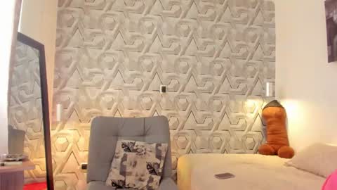 sophie online show from 07-14-26, 06:46