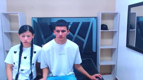 Snapshot of sophi_and_jack chatting on 01-18-26, 02:43 SOPHI - JACK online show from 01-18-26, 02:43