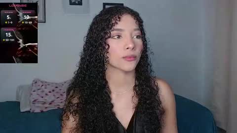 Snapshot of sophi_baby chatting on 09-13-25, 01:38 Sophi baby online show from 09-13-25, 01:38
