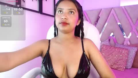 Snapshot of sophi_gray chatting on 12-15-24, 04:04 Shophi online show from 12-15-24, 04:04