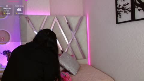 Snapshot of sophi_gray chatting on 01-28-25, 11:06 Shophi online show from 01-28-25, 11:06
