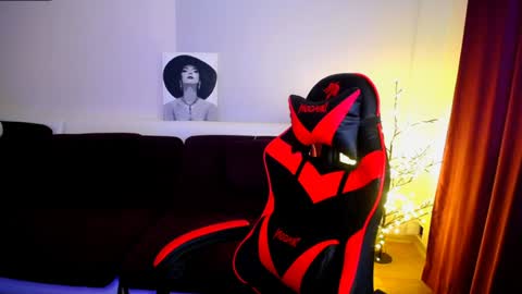 sophia__olsen online show from 01-24-25, 09:39