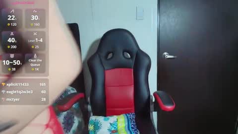 Snapshot of sophia_arevalo_ chatting on 10-29-25, 01:52 Sophia online show from 10-29-25, 01:52