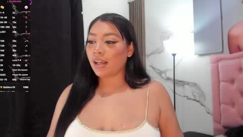 Snapshot of sophia_brunett chatting on 03-07-25, 03:51 Sophia online show from 03-07-25, 03:51