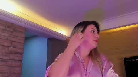 Sophia online show from 11-19-25, 12:05