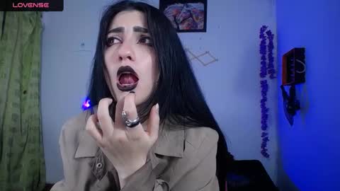 sophia hottie online show from 12-31-24, 09:28