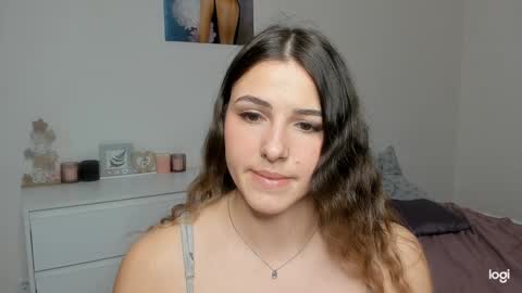 Snapshot of sophia_euphoria chatting on 12-12-24, 06:47 Sophia online show from 12-12-24, 06:47