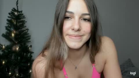 Snapshot of sophia_euphoria chatting on 12-23-24, 08:11 Sophia online show from 12-23-24, 08:11