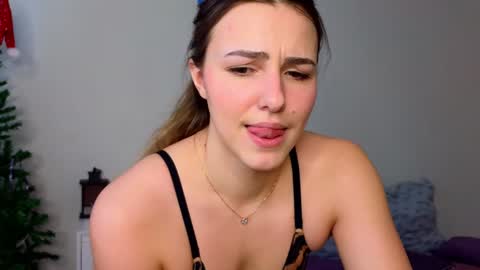 Snapshot of sophia_euphoria chatting on 02-03-25, 06:56 Sophia online show from 02-03-25, 06:56
