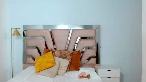 Sophia  online show from 01-07-25, 09:25