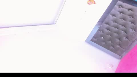 Snapshot of sophia_horny19 chatting on 12-14-25, 08:41 sophia_horny19 online show from 12-14-25, 08:41