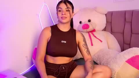 Sophia Carson online show from 11-13-25, 06:51
