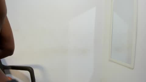 sophia_moons_ online show from 04-30-26, 05:36
