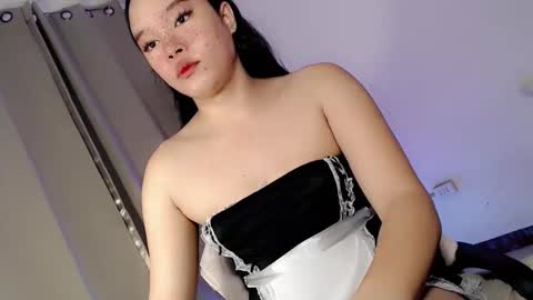 sophia_walker18 online show from 04-19-26, 09:41