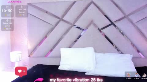 Snapshot of sophiaa_paris chatting on 03-25-26, 03:12 Sophia Paris online show from 03-25-26, 03:12