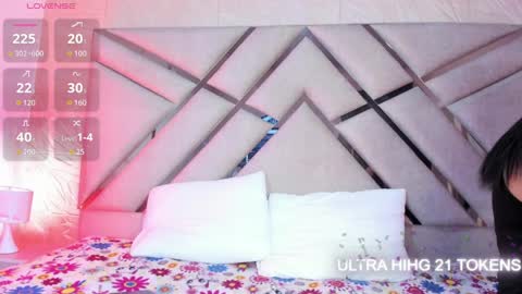 Snapshot of sophiaa_paris chatting on 04-13-26, 03:01 Sophia Paris online show from 04-13-26, 03:01