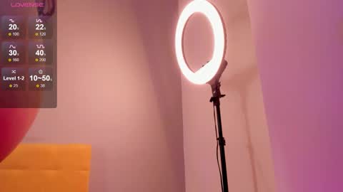 Sophia online show from 10-16-25, 01:39