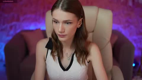 Snapshot of sophiaadream chatting on 06-14-26, 06:04 Sophia online show from 06-14-26, 06:04
