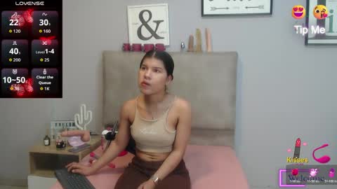 Snapshot of sophiabedford chatting on 04-18-26, 01:48 Sophia Bedford online show from 04-18-26, 01:48