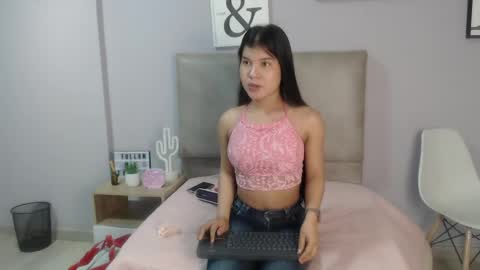 Snapshot of sophiabedford chatting on 04-27-26, 01:31 Sophia Bedford online show from 04-27-26, 01:31