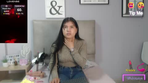Snapshot of sophiabedford chatting on 05-13-26, 06:16 Sophia Bedford online show from 05-13-26, 06:16