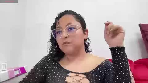 sophiaburton online show from 09-16-25, 08:10