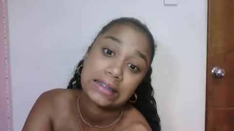 Snapshot of sophiacastro19 chatting on 03-20-26, 06:35 Sophia online show from 03-20-26, 06:35