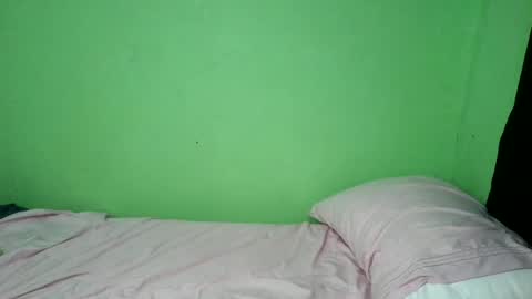 Snapshot of sophialaurel chatting on 06-12-26, 08:19 sophialaurel online show from 06-12-26, 08:19