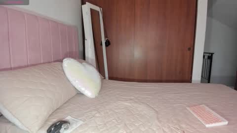 Snapshot of sophiaparker_ chatting on 02-19-26, 11:28 online show from 02-19-26, 11:28