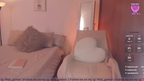 Snapshot of sophiaparker_ chatting on 03-25-26, 01:50 online show from 03-25-26, 01:50