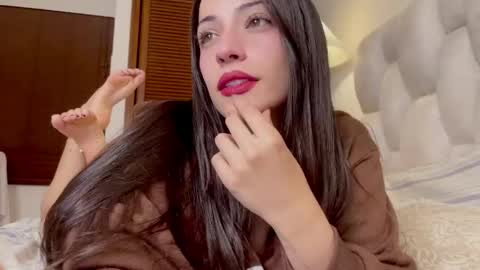 sophiarommie online show from 05-12-26, 05:48