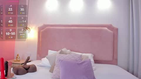 SOPHIA online show from 09-30-25, 01:49