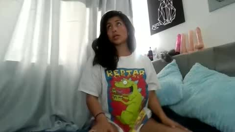 Snapshot of sophiconelly chatting on 10-15-25, 03:01 sophiconelly online show from 10-15-25, 03:01