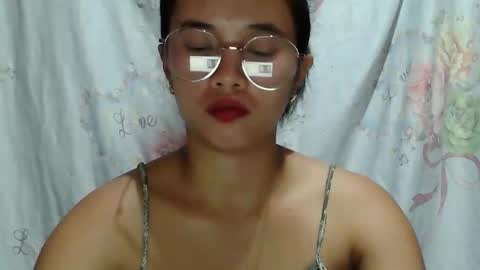 Snapshot of sophie_193 chatting on 05-17-26, 05:31 sophie_193 online show from 05-17-26, 05:31