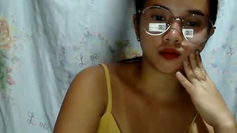Snapshot of sophie_193 chatting on 05-26-26, 05:20 sophie_193 online show from 05-26-26, 05:20