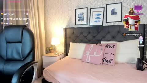 Snapshot of sophie__blare chatting on 05-12-26, 07:11 sophie__blare online show from 05-12-26, 07:11
