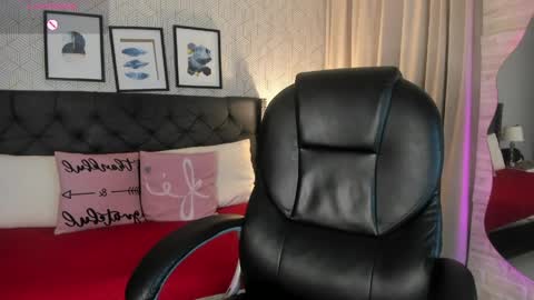 Snapshot of sophie__blare chatting on 05-21-26, 06:59 sophie__blare online show from 05-21-26, 06:59