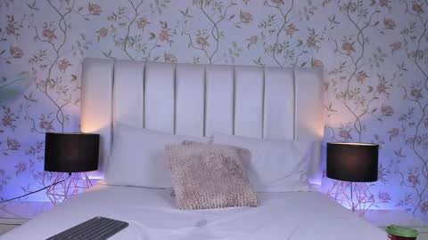 Snapshot of sophie_deargb chatting on 01-14-25, 10:55 Sofia santodomingo online show from 01-14-25, 10:55