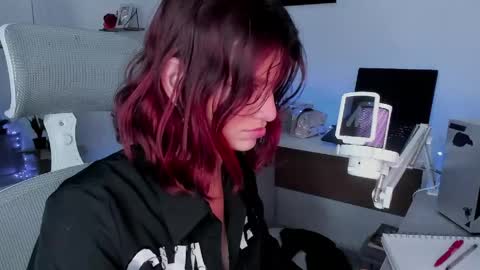 Snapshot of sophie_dolly_ chatting on 04-11-26, 08:46 sophie doll online show from 04-11-26, 08:46
